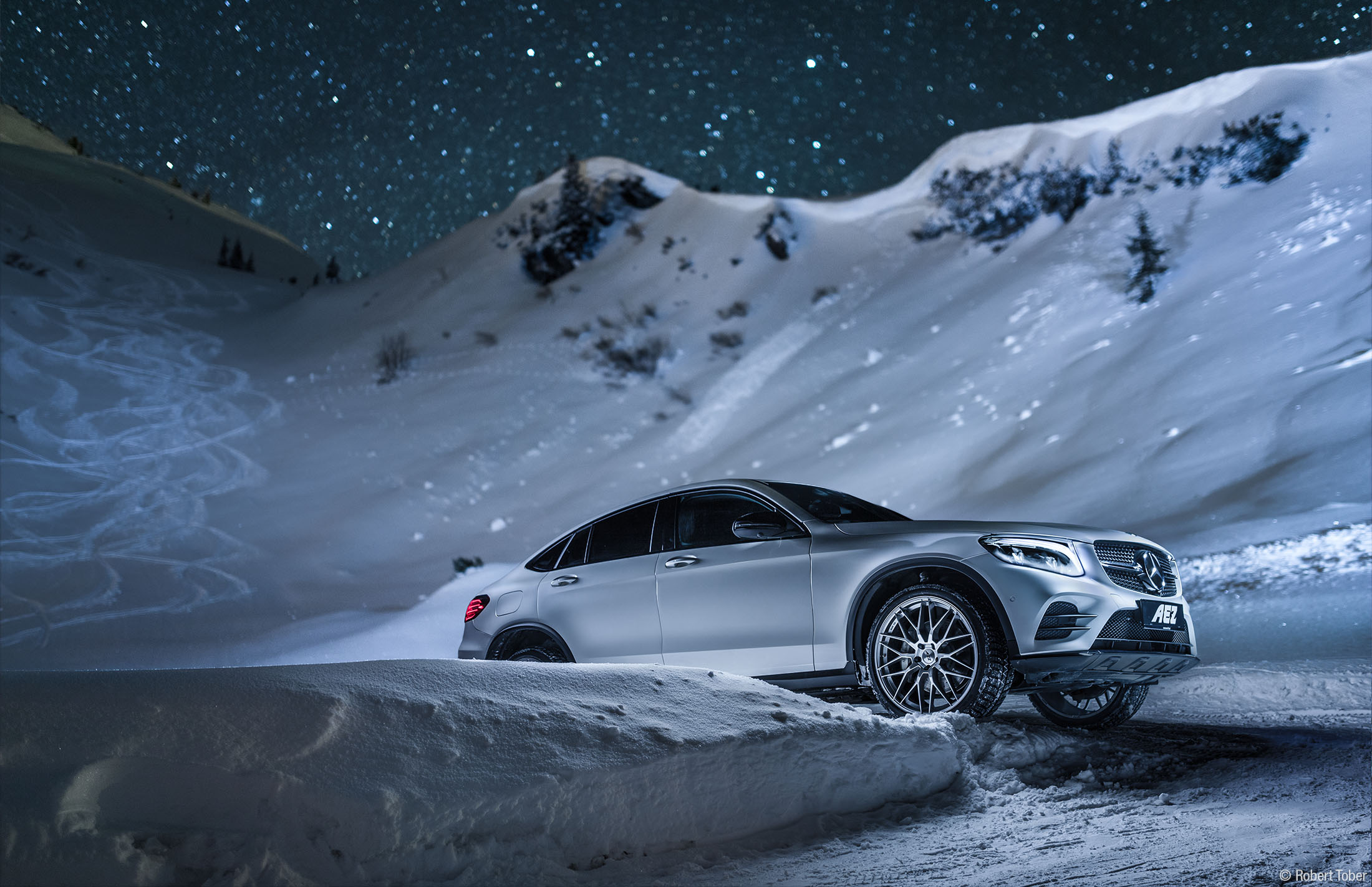 aez-felgen-mercedes-glc-2018-suv-luxus-berge-schnee-piste-nacht-fotograf-robert-tober-wien