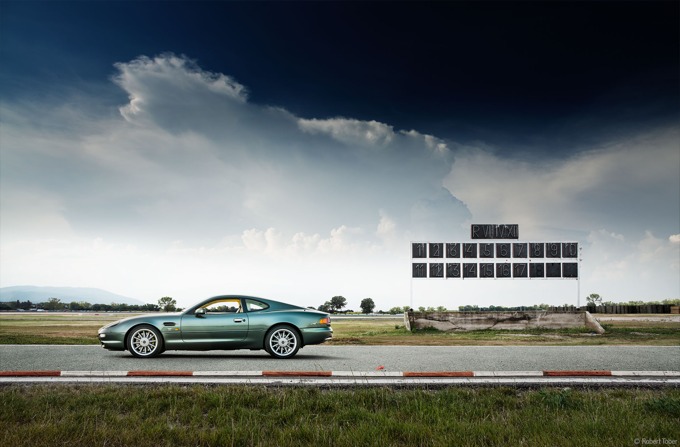 aston-martin-db7-v6-compressor-wien-luxury-sportscar-luxus-sportwagen-automotive-photography-by-robert-tober